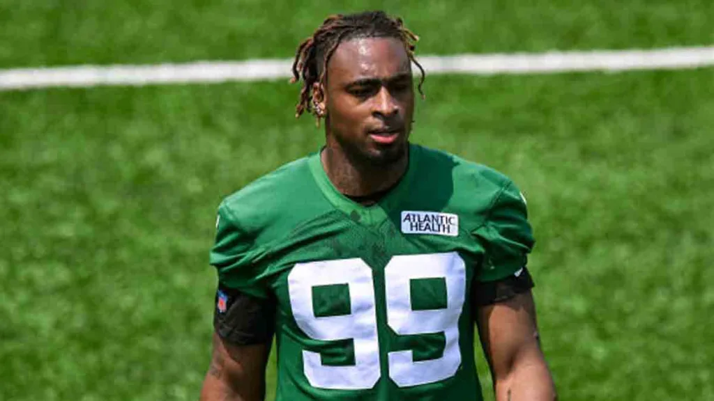 Jets sign final two draft picks as camp begins
