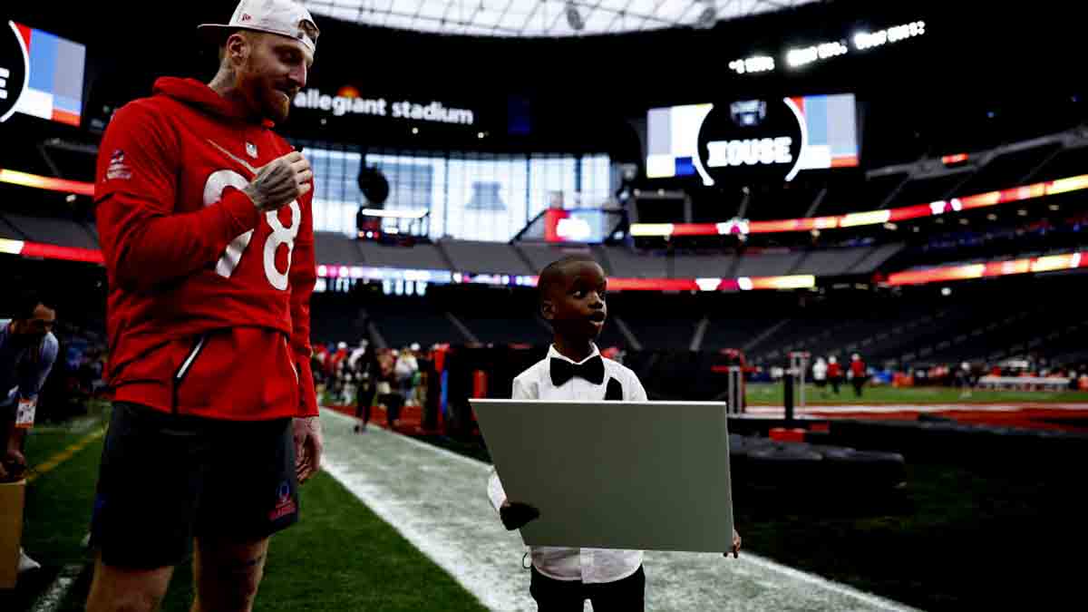 Kid reporter Jeremiah surprised with tickets to Super Bowl LVII
