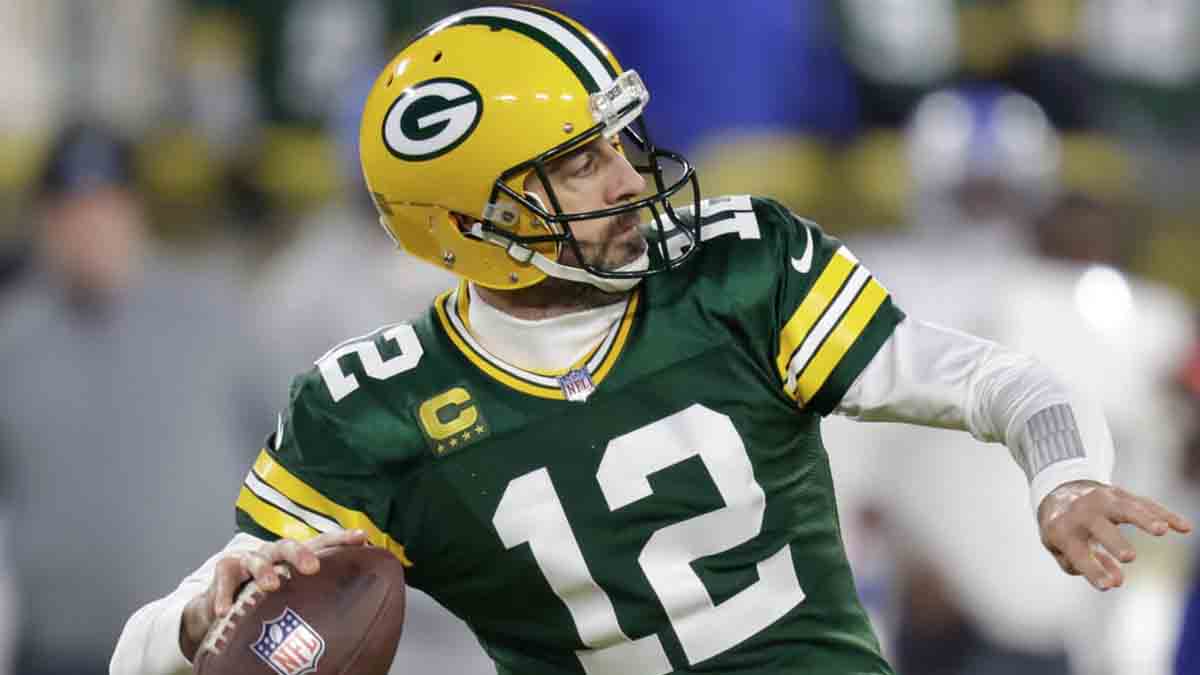 Surprise team emerges as a threat to land Aaron Rodgers